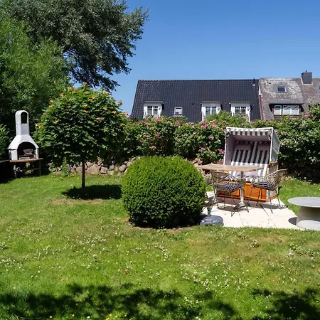 Deichwiese Ferienwohnung: Sylt Garden Retreat Apartment Westerland