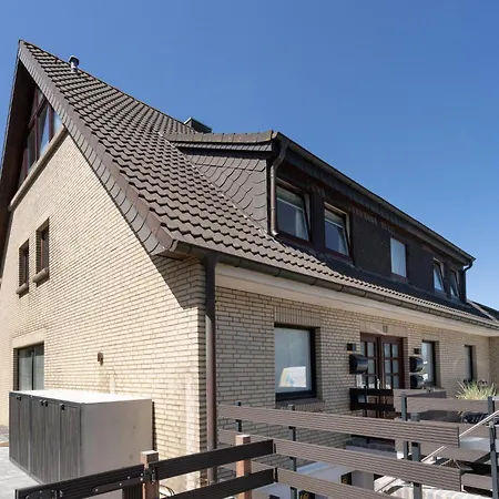 Deichwiese Ferienwohnung: Sylt Garden Retreat Apartment