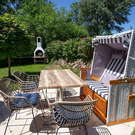 Deichwiese Ferienwohnung: Sylt Garden Retreat Apartment Westerland